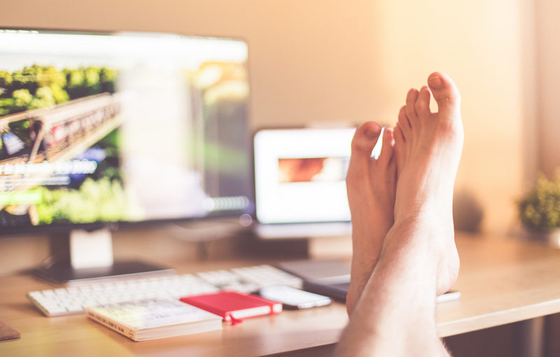 Wyposażenie  salonukosmetycznego – podnóżek do pedicure