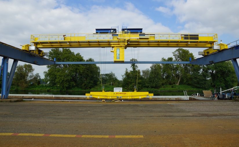 Firmy parają się produkowaniem maszyn posiadają w propozycji standardowe warianty