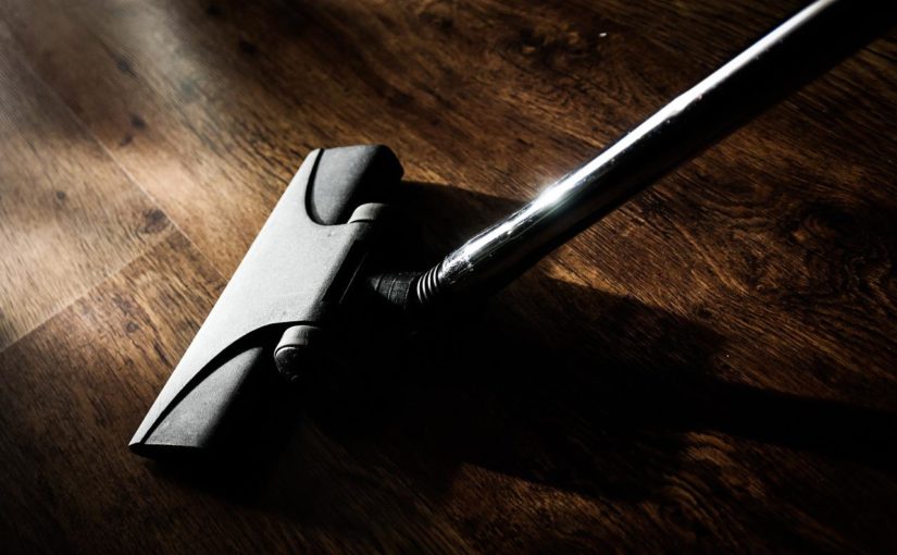 Do pewnych z zwyczajnych zobowiązań można z pewnością uwzględnić sprzątanie.